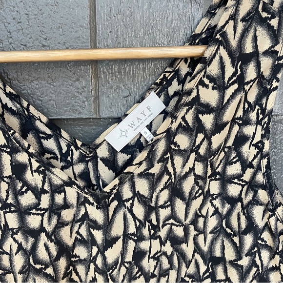 WAYF tan print cropped tank top deep V front and back - Picture 3 of 7